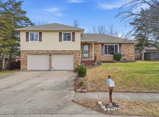 5008 Cedar Ridge Dr, Columbia, MO 65203