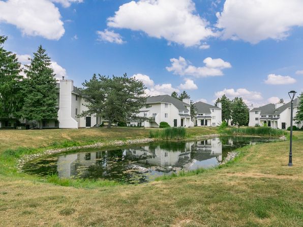 2210 Stonehedge Dr #2266D