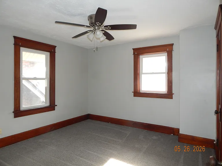 210 Roslyn Ave NW — Photo 10