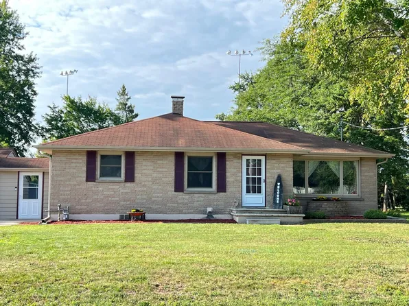 156 W Cedar St, Pulaski, WI 54162