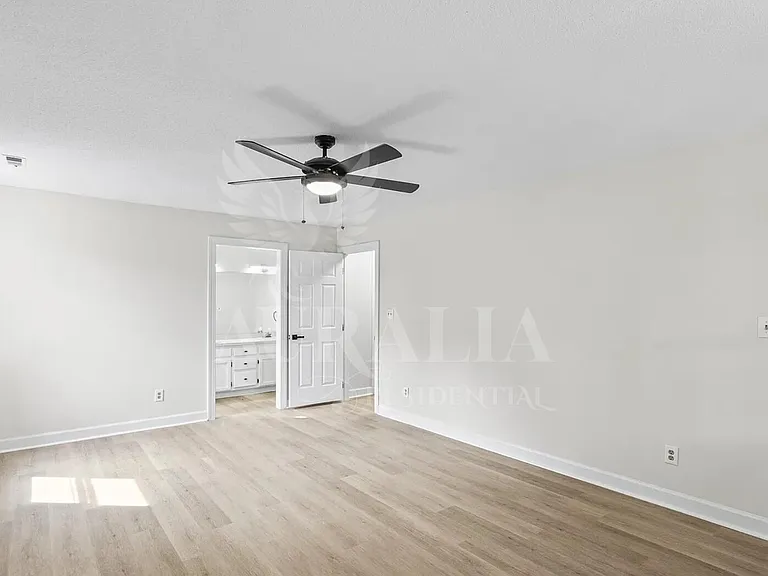 623 Elmwood Ct — Photo 27