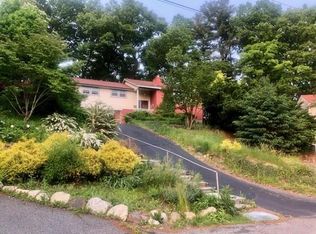 31 Elizabeth Cir, Framingham, MA 01702