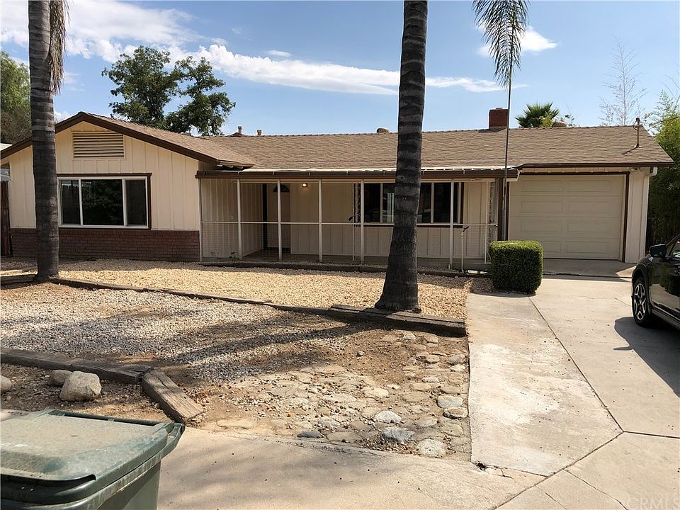 1st image of 32733 Avenue D