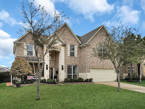 3rd image of 27415 Royal Canyon Ln