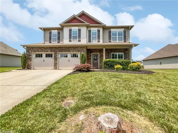 5668 Beaver Pond Trl, Pfafftown, NC 27040