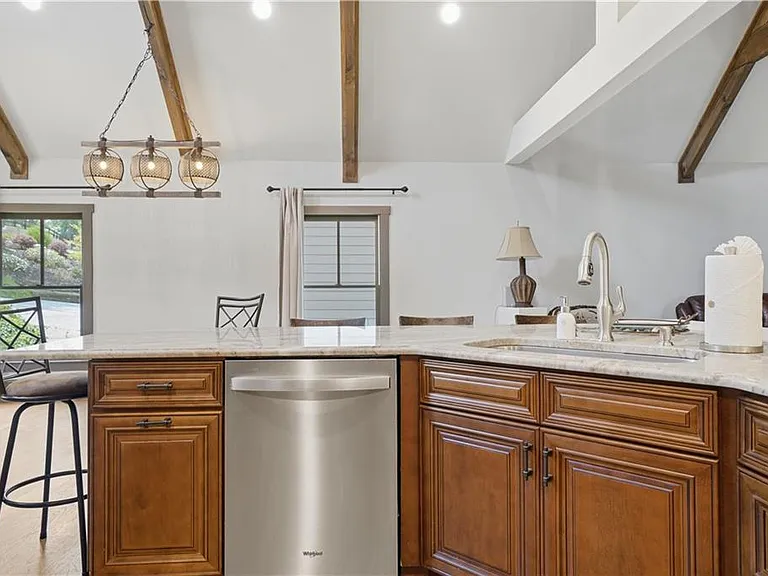 2115 Kemp Dr — Photo 15