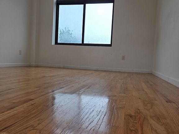 3rd image of 7516 Bay Pkwy #5B