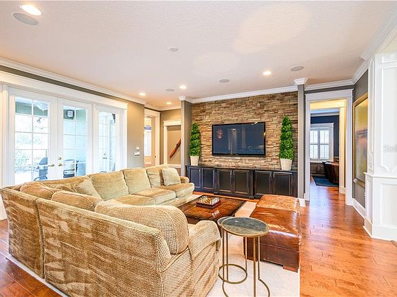 5th image of 34438 Parkview Ave