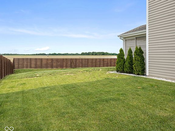 3rd image of 928 Borealis Dr