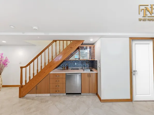 2800 East 29th Street image 16 of 22