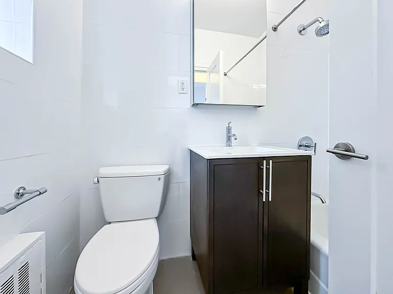 4 Park Ave #7A — Photo 9