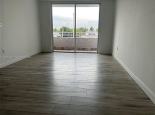 11715 SW 18th St APT 404, Miami, FL 33175