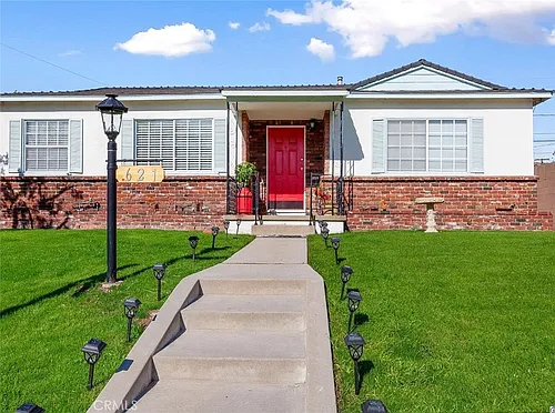 621 Price Dr Photo 1