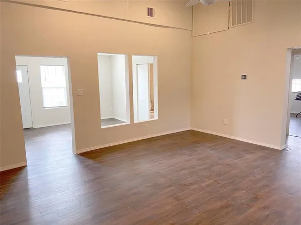 12115 Segrest Dr, Houston, TX 77047