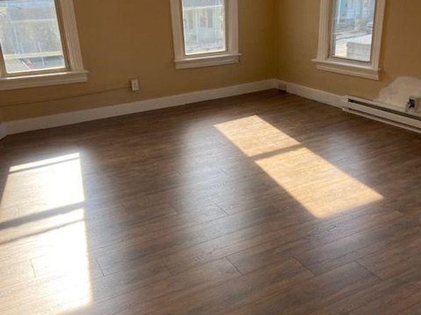 401 3rd St APT 4