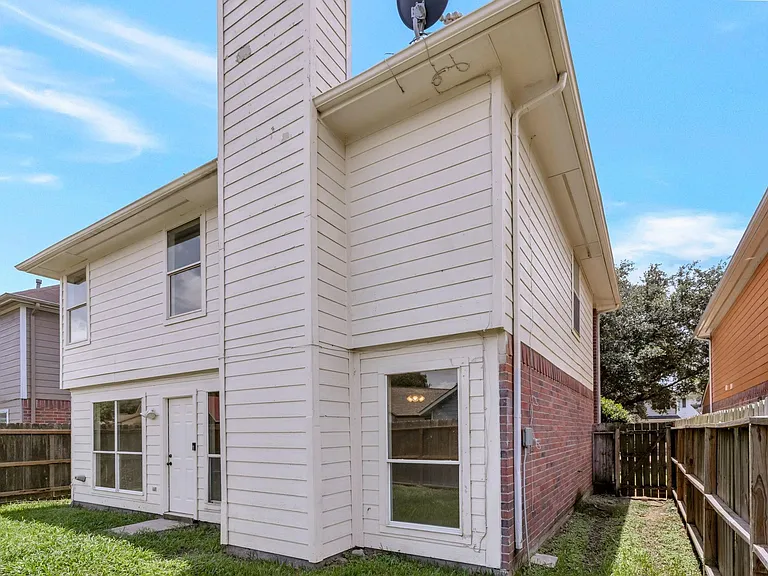 7622 Jonathon Ct — Photo 15