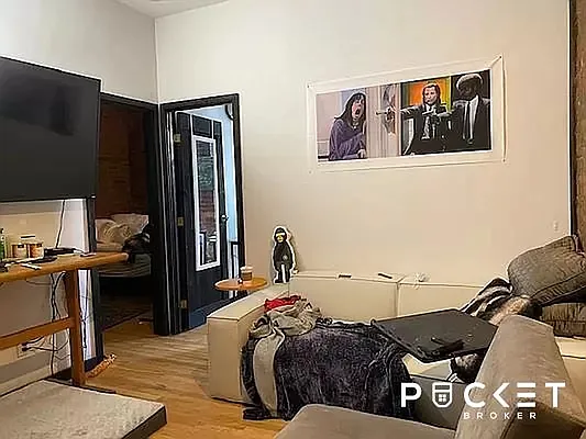 Rented by PocketBroker Inc | media 1