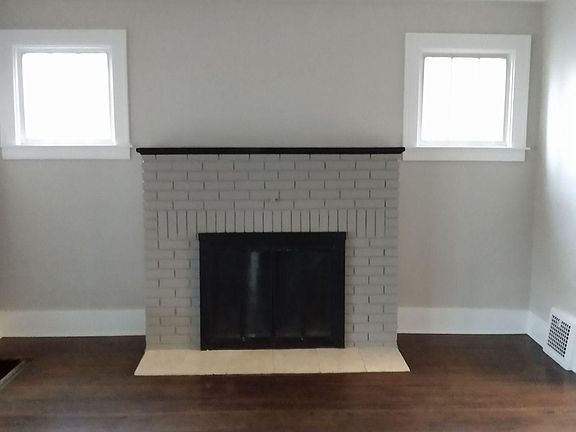 3rd image of 1182 Dewey St APT 1