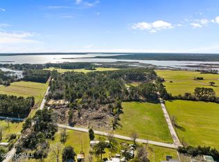 833 Russells Creek Rd, Beaufort, NC 28516