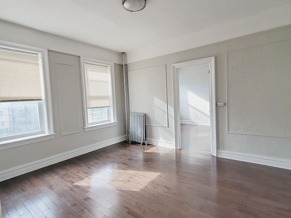 2nd image of 127 Corbin Ave #305E