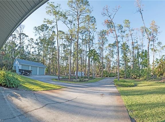 3rd image of 6870 Bottlebrush Ln