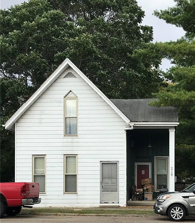 1st image of 218 E Market St