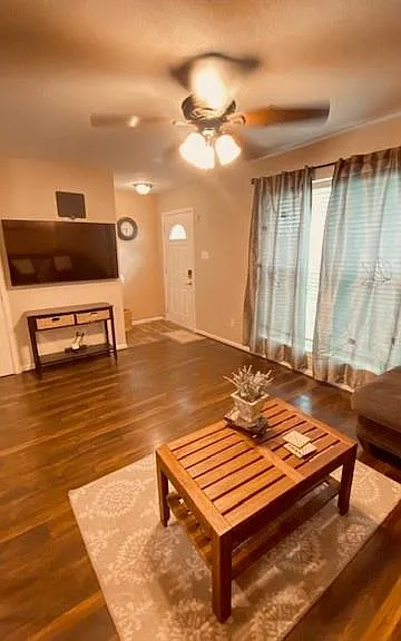 1831 Sherwood Forest St #28 — Photo 2