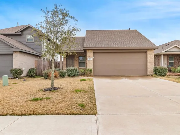 104 Austin, Angleton, TX 77515
