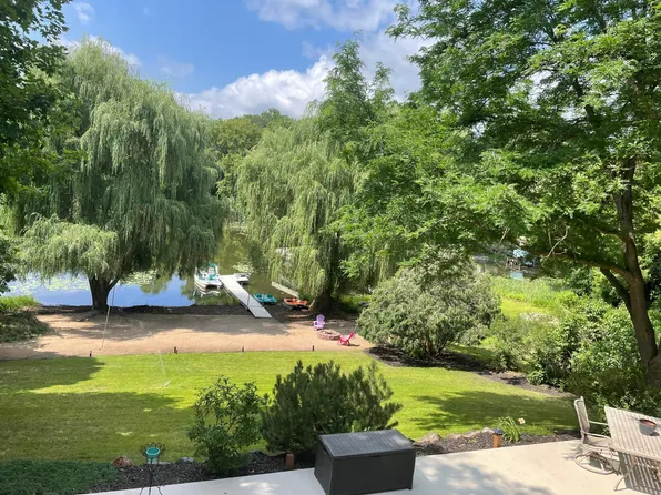 373 Maple Island Rd, Burnsville, MN 55306