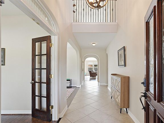 4th image of 9982 Manor Spring Ln