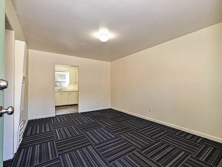 260 Church St NE — Photo 4