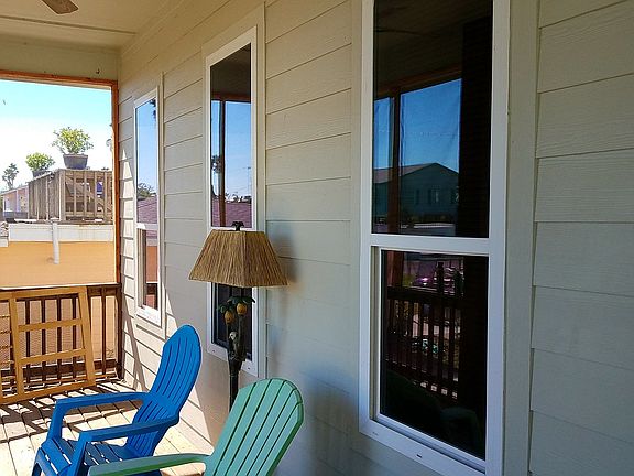 200sf front porch