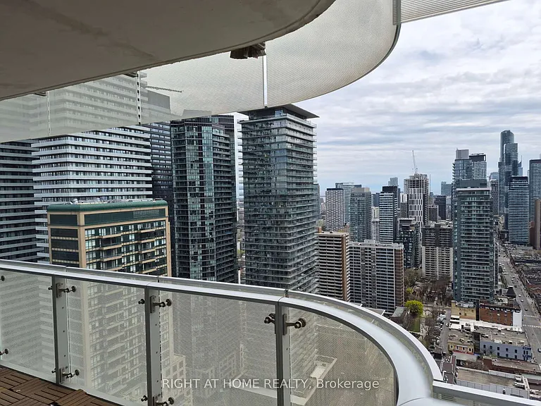 1 Bloor St E #3205 — Photo 15