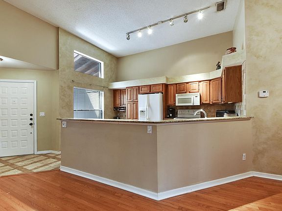 5th image of 2937 Monaco Ct