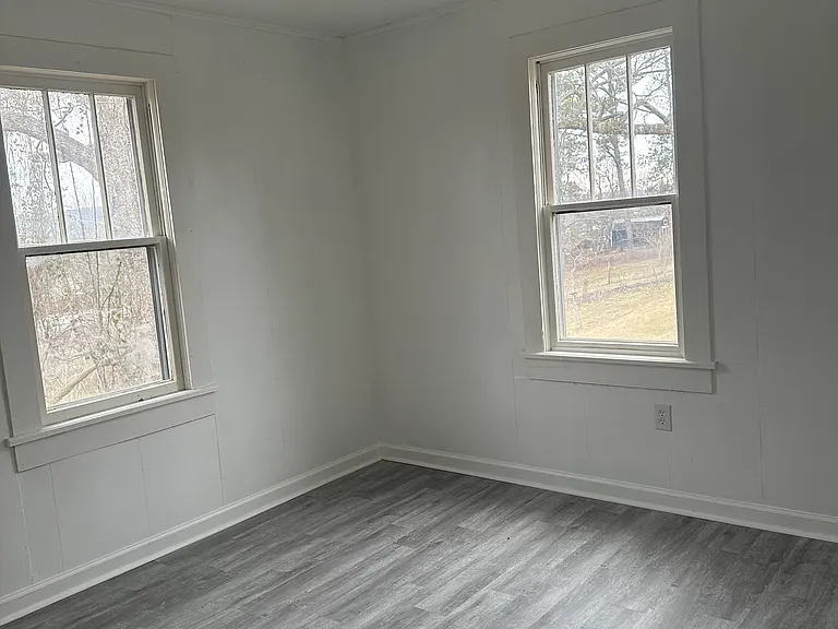 703 Jacobs Ave — Photo 3
