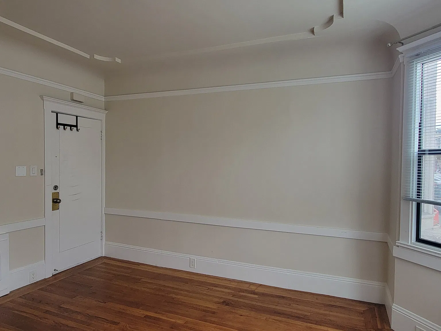 Studio, $2,500 — Photo 2
