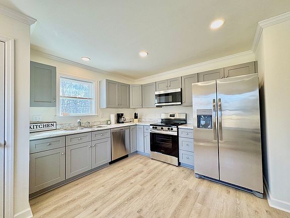 4th image of 1712 Draper Rd