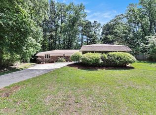 2056 Tudor Castle Cir, Decatur, GA 30035