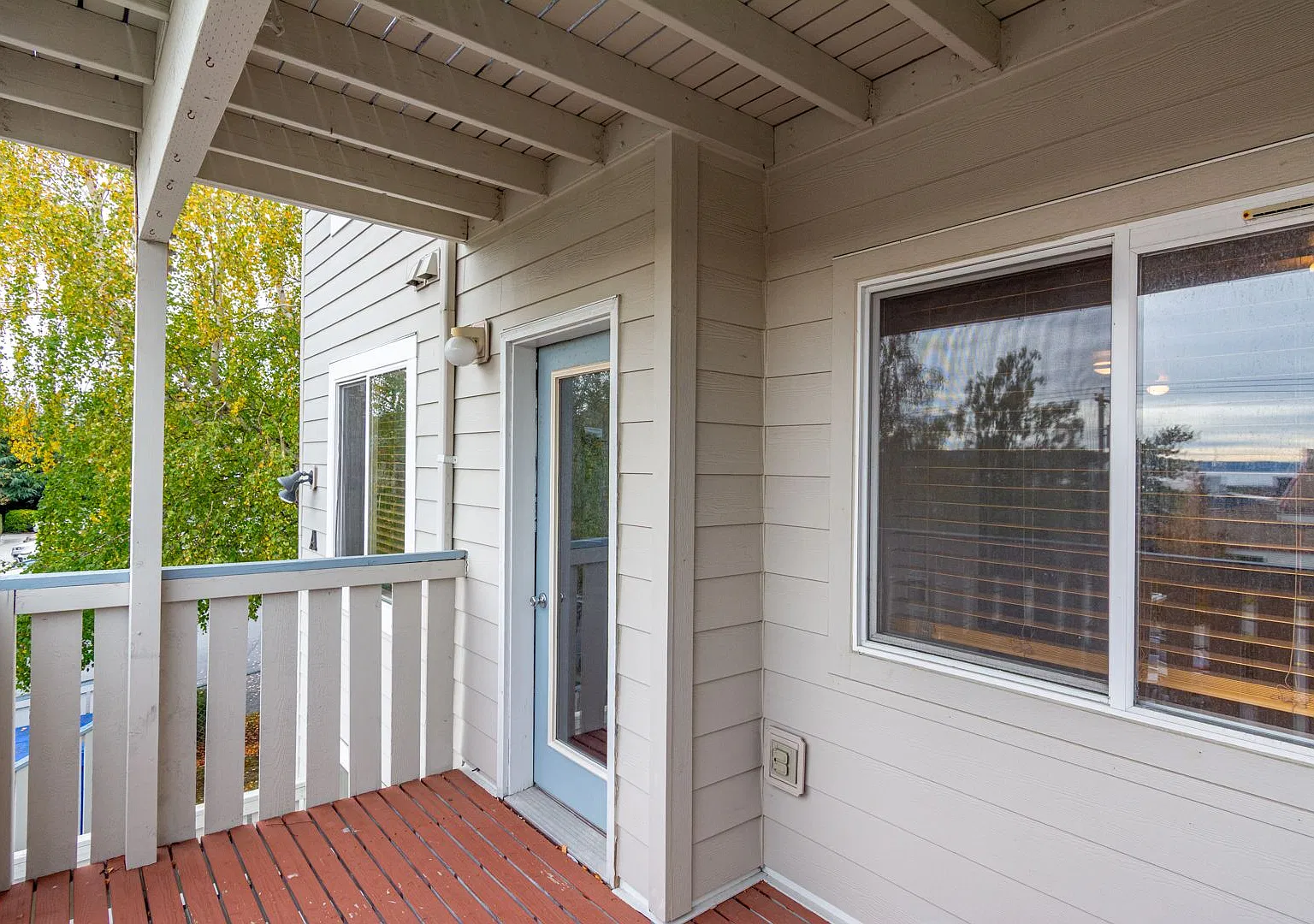 2 Bedroom Pet Friendly Condo — Photo 3