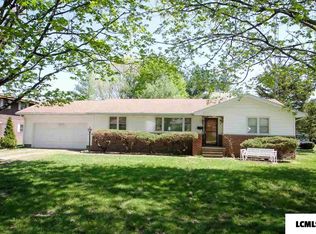 1038 N College St, Lincoln, IL 62656