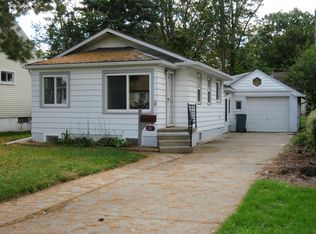 301 Massoit St, Clawson, MI 48017