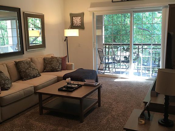 4th image of 1301 N Hollywood Way #14115