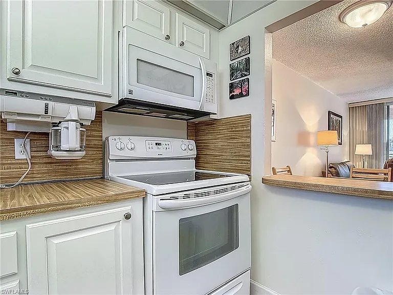 175 Turtle Lake Ct #108 — Photo 6