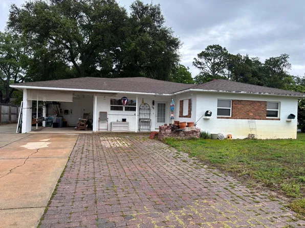 121 Jet Dr, Fort Walton Beach, FL 32548