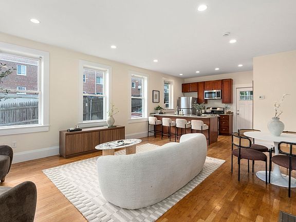 3rd image of 6 Larose Pl