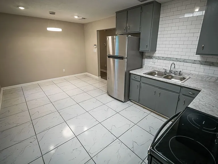 8407 Lenova Ln — Photo 14