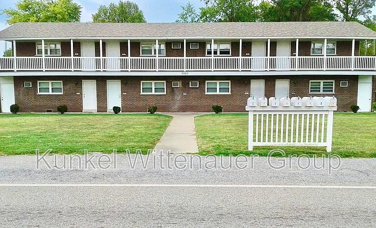 9940-7 Old Lincoln Trl — Photo 1