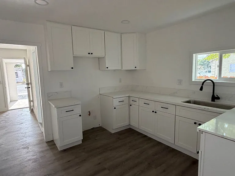 824 S Phillips St — Photo 17