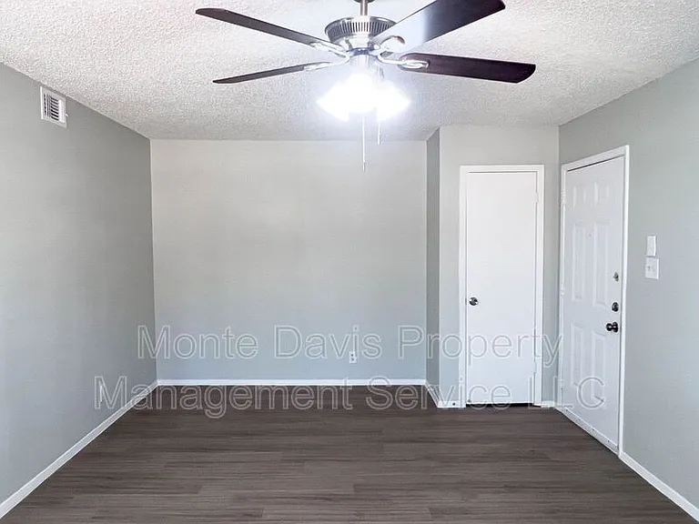 8907 Parkfield Dr #101 — Photo 7