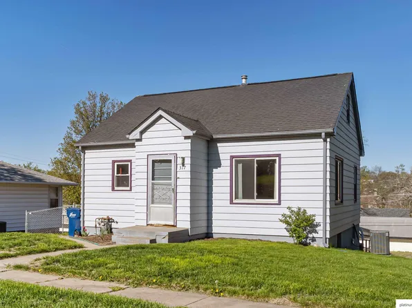 317 Maple St, Louisville, NE 68037